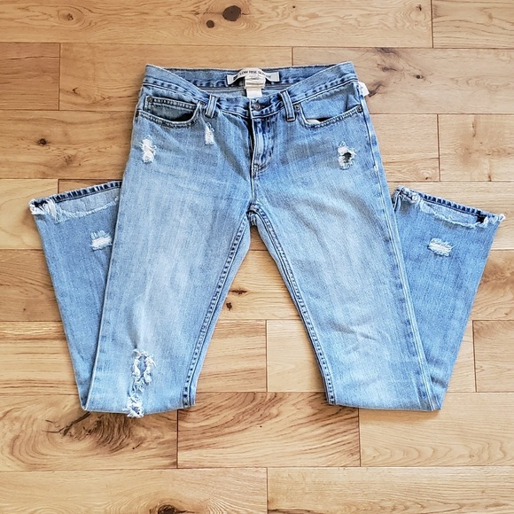 GAP Denim - 🍁Gap Low Rise Slim Fit Distressed Age Wash Jeans